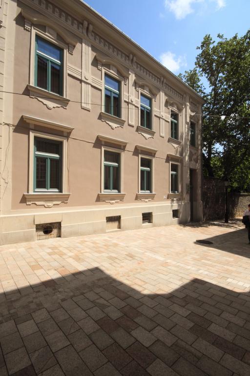 Homlokzat (Szepessy utca)